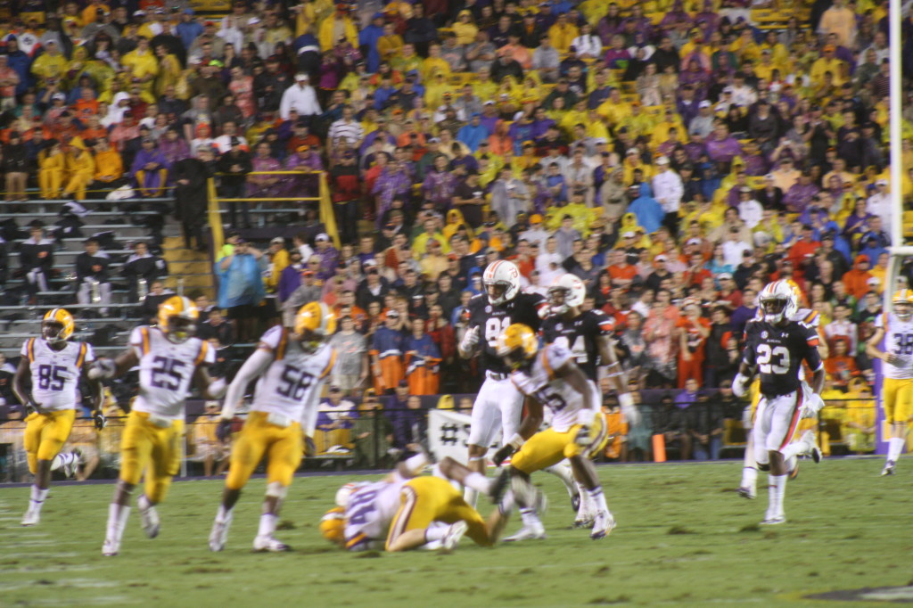 no.48Seth( Spicoli)Fruge gets a tackle off the special teams, and makes sure no.4 Gray doesn't go anywhere.