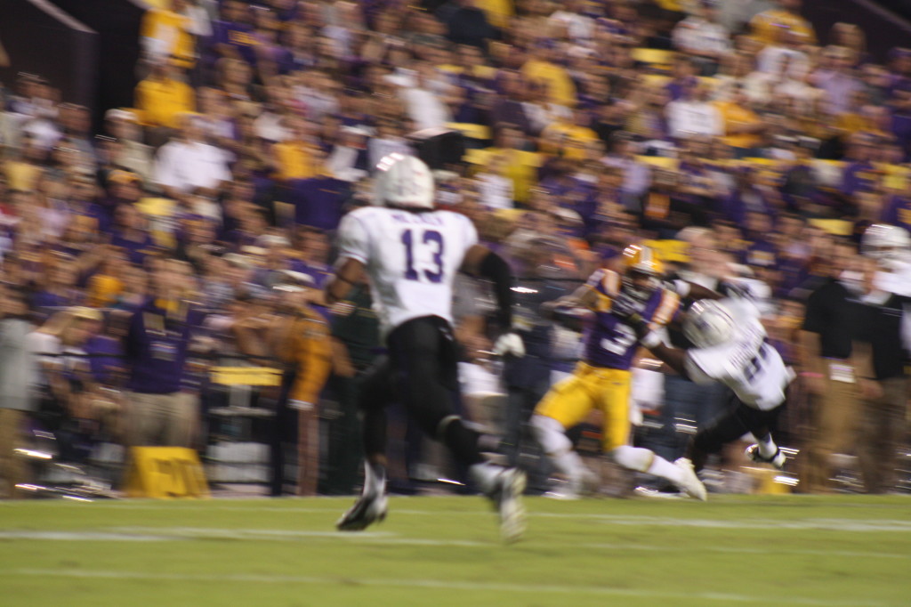 Odell Beckham,Jr hauls in a big gain.