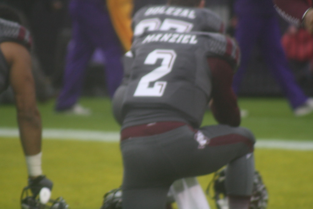 Manziel praying before the game...lots of respect.