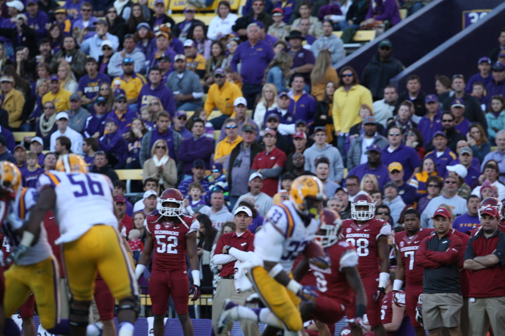 LSU RB Jeremy Hill breaks from the pack.