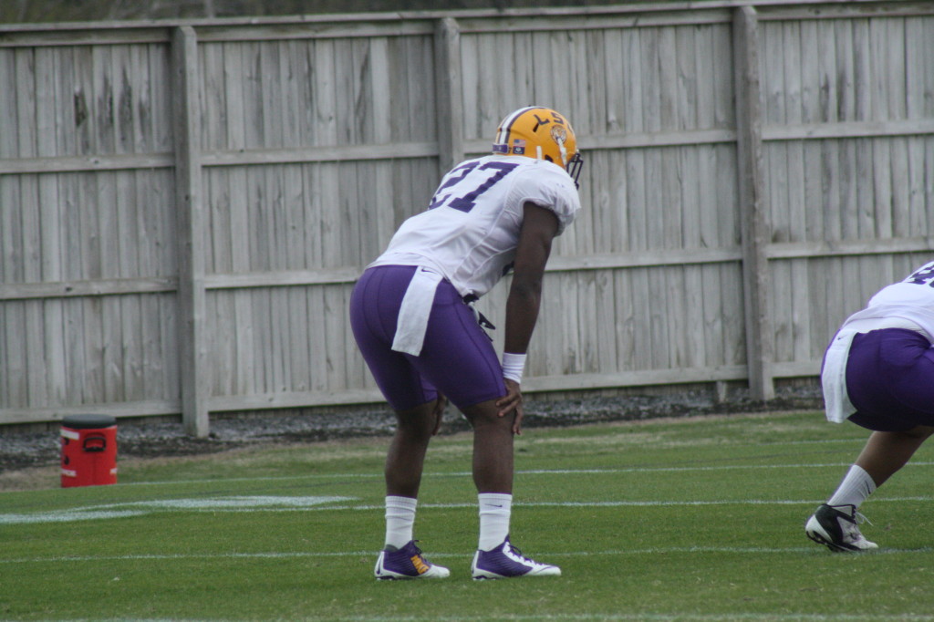 Hillard waitng to takethe handoff