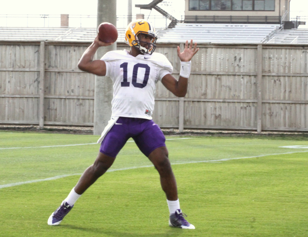 QB Anthony Jennings ready to zip the ball.