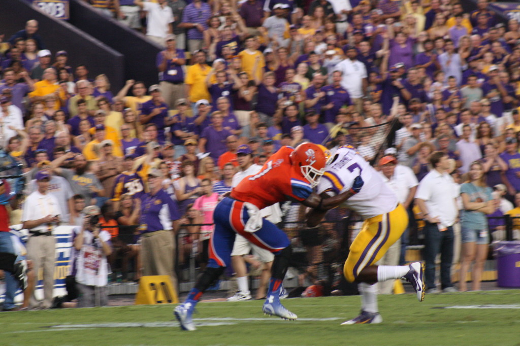 LSU Rb Fournette charging like a bull.