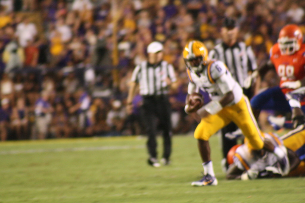 LSU Backup QB Harris breaks from the pack