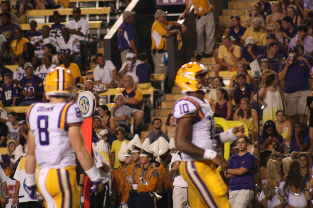 LSU QB Jennings and WR Quinn off to halftime