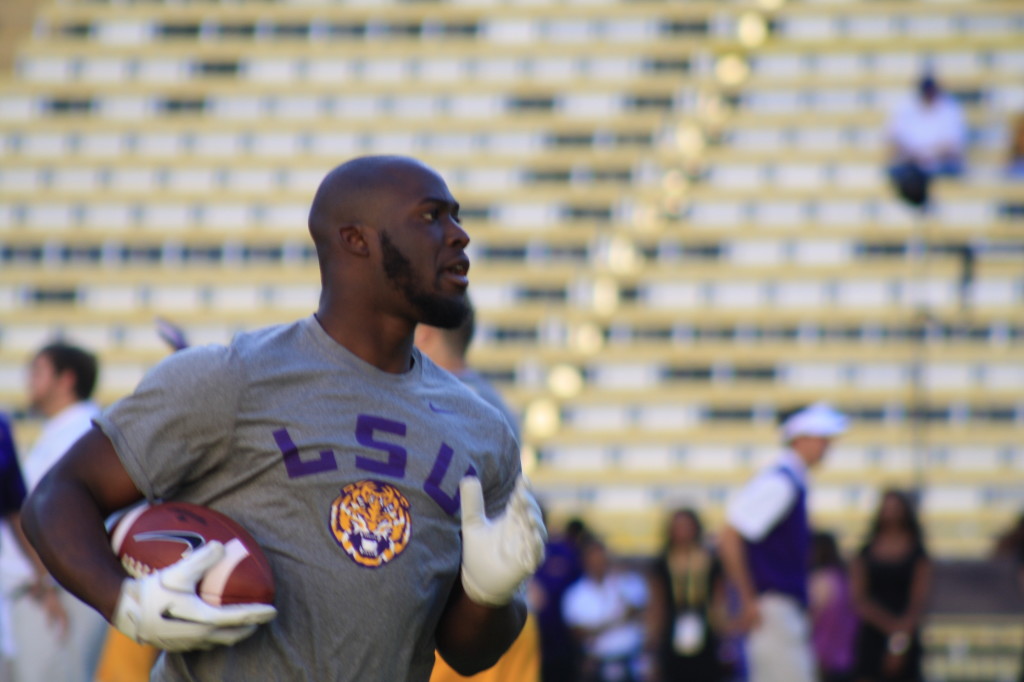 LSU Fournette warming up before the Ole Miss Game.