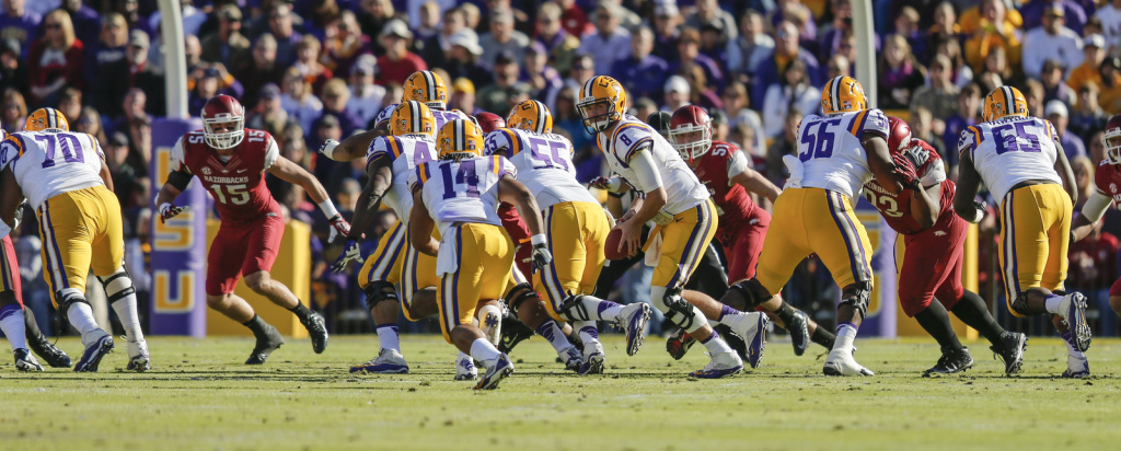 Zach gets ready to hand the ball off to Magee, that's is a big hole ready to open up.