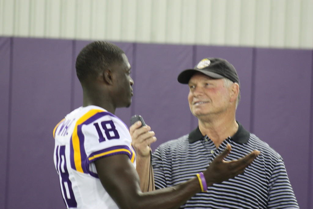 LSU Tre'Davious White using hand gestures.