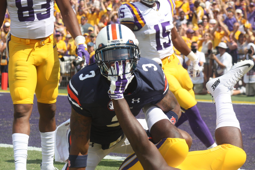 Fournette gets tackle by Jonathan Jones, but sends a message.