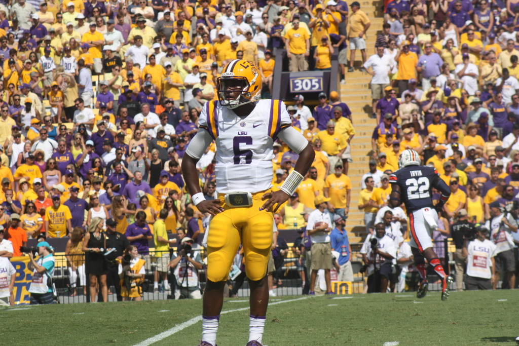 LSU Harris getting a play from the sideline.