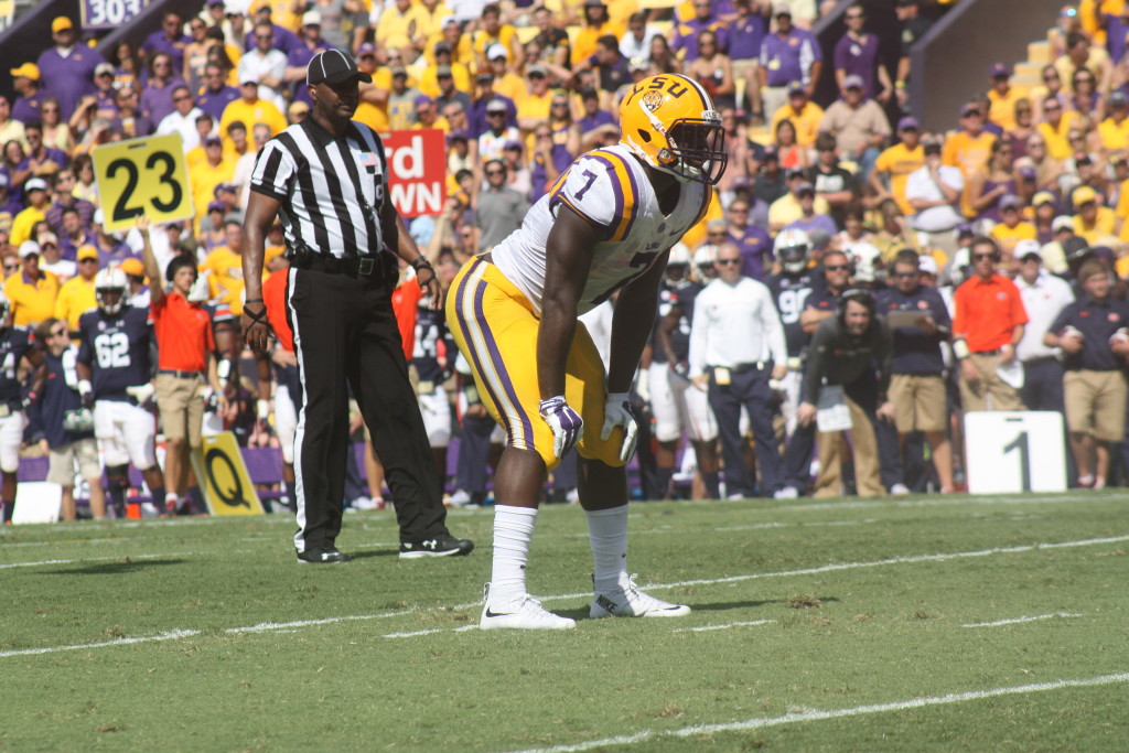LSU Fournette waiting for the snap.
