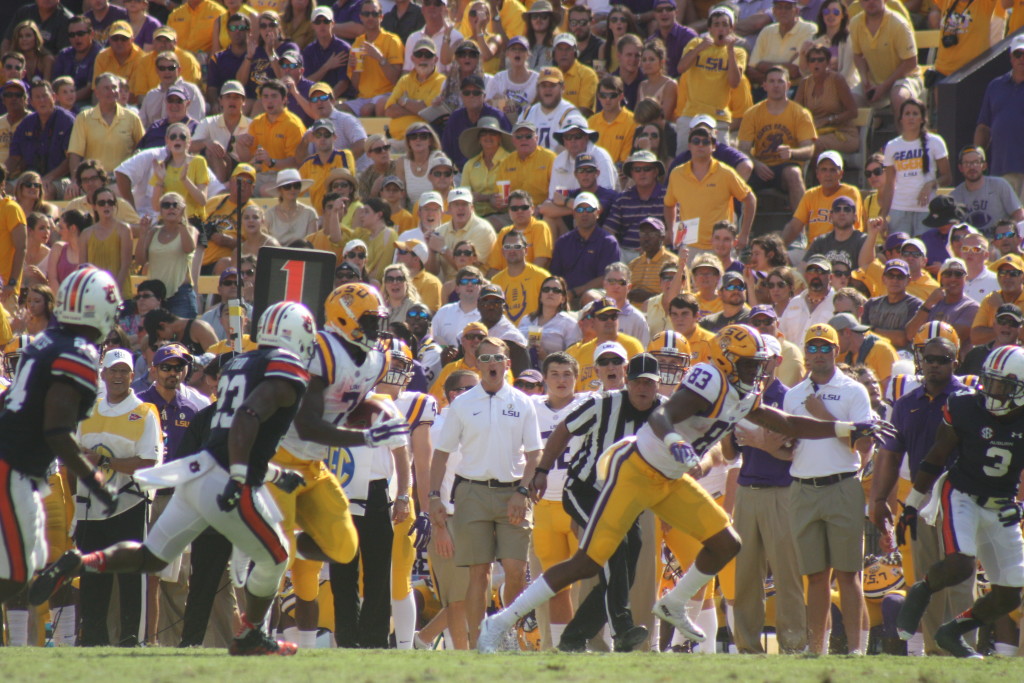 LSU Fournette just blew by Ford and the Auburn defense.