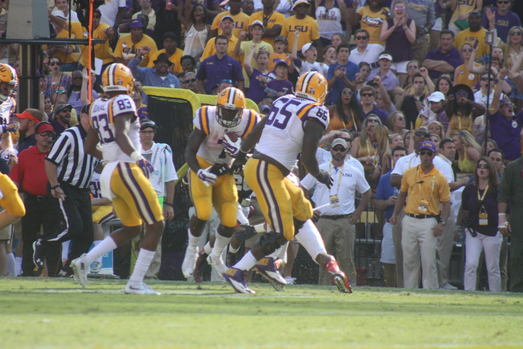 Whoop there goes no.19 as Fournette runs by.