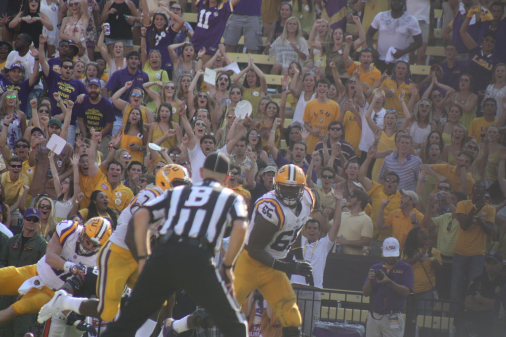 Look at the LSU fans in the back as Fournette is about to score.