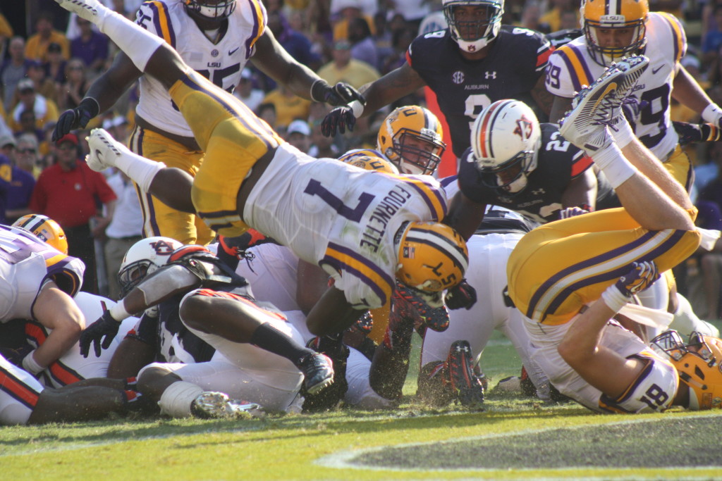 LSU Fournette goes up and over, for his 3rd td of the day.