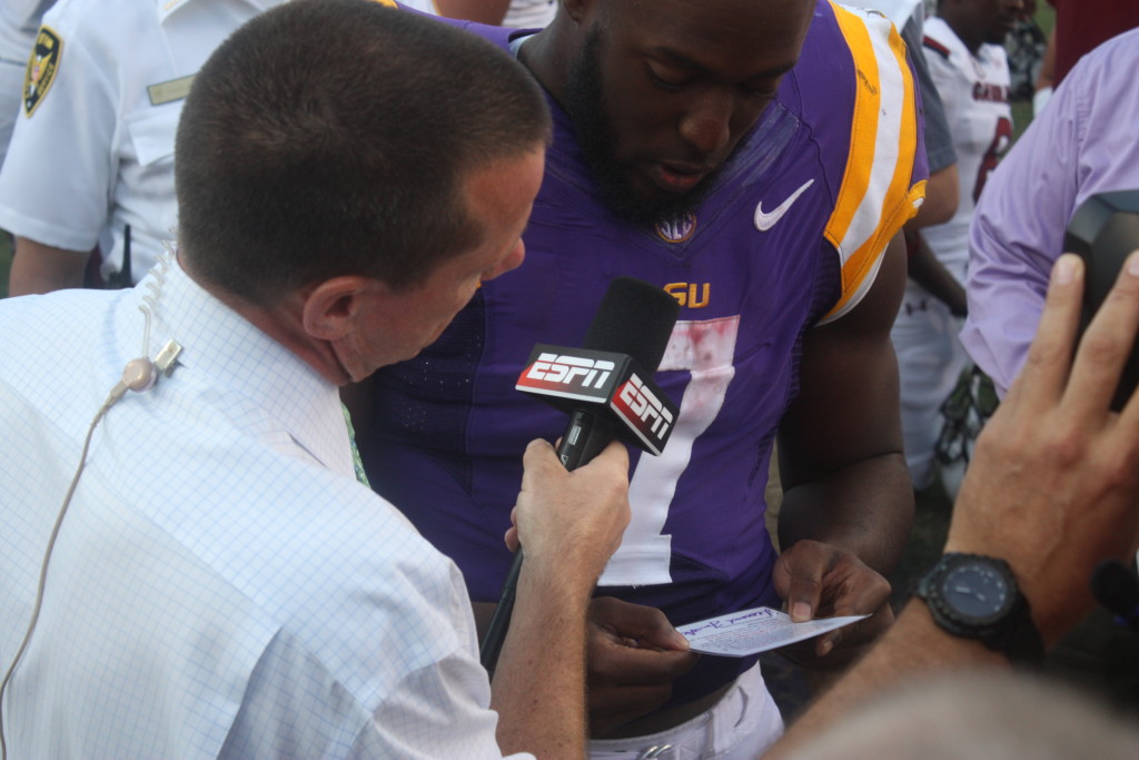 LSU Leonard Fournette reads a heart felt letter to South Carolina people, which Fournette and his family suffer something similiar to what South Carolina is going thru,from the impact of the  Katrina storm 10 years ago. 