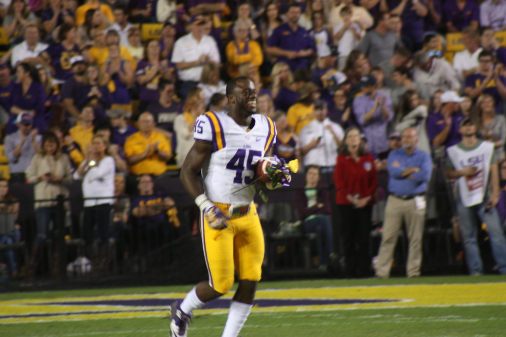 LB Deion Jones from New Orleans,La running out for LSU Senior Day.