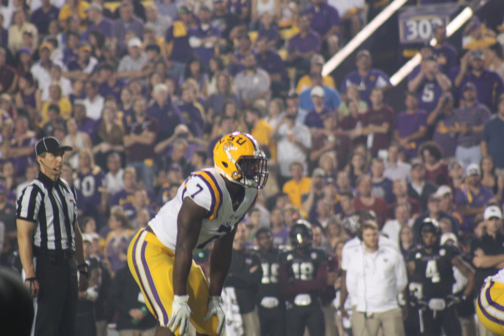 Fournette getting ready to take the handoff.